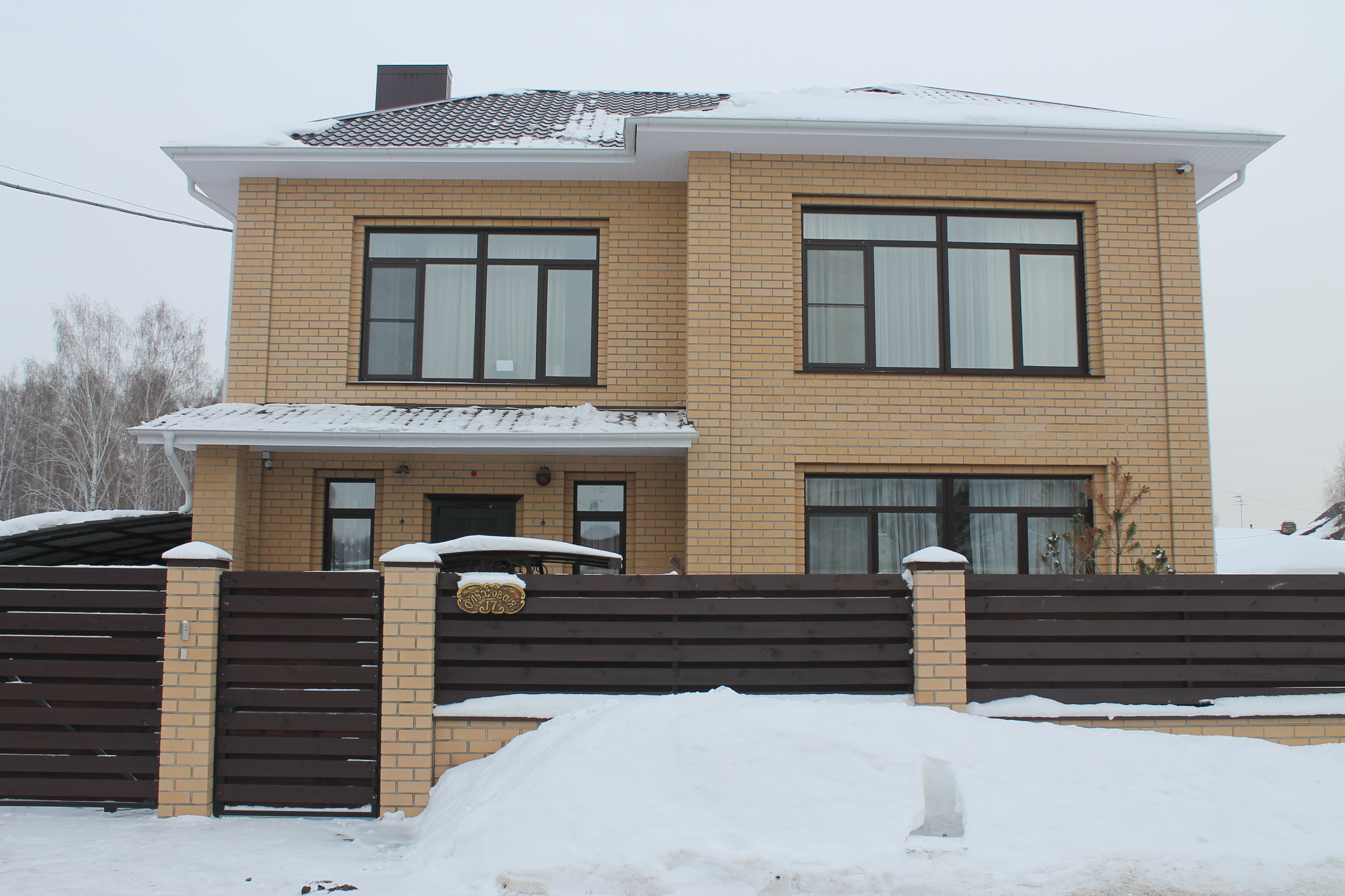 Дом из кирпича сахара